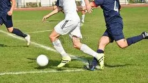 鞍山篮球队在省级赛事中双喜临门，金牌银牌尽收囊中