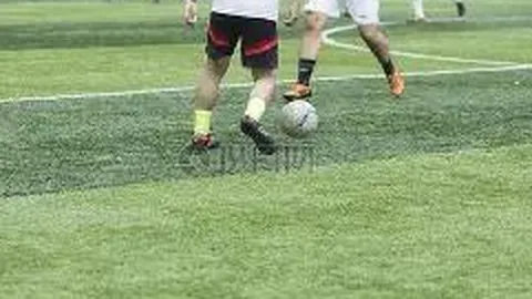 虞书欣事件持续引发热议，粉丝纷争加剧，多位明星发声：令人欣慰